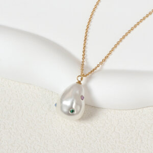 Playful and Elegant Simulated Pearl Necklace with Sparkling Crystal Accents