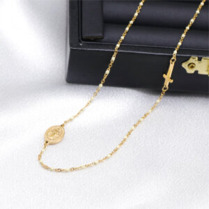 Stylish Gold Enamel Necklace for A Minimalist Chic Look