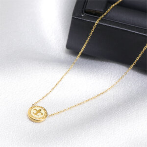 Stylish Gold Enamel Necklace for A Minimalist Chic Look