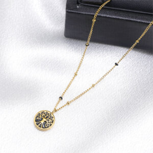 Stylish Gold Enamel Necklace for A Minimalist Chic Look