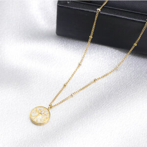 Stylish Gold Enamel Necklace for A Minimalist Chic Look