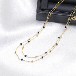 Stylish Gold Enamel Necklace for A Minimalist Chic Look