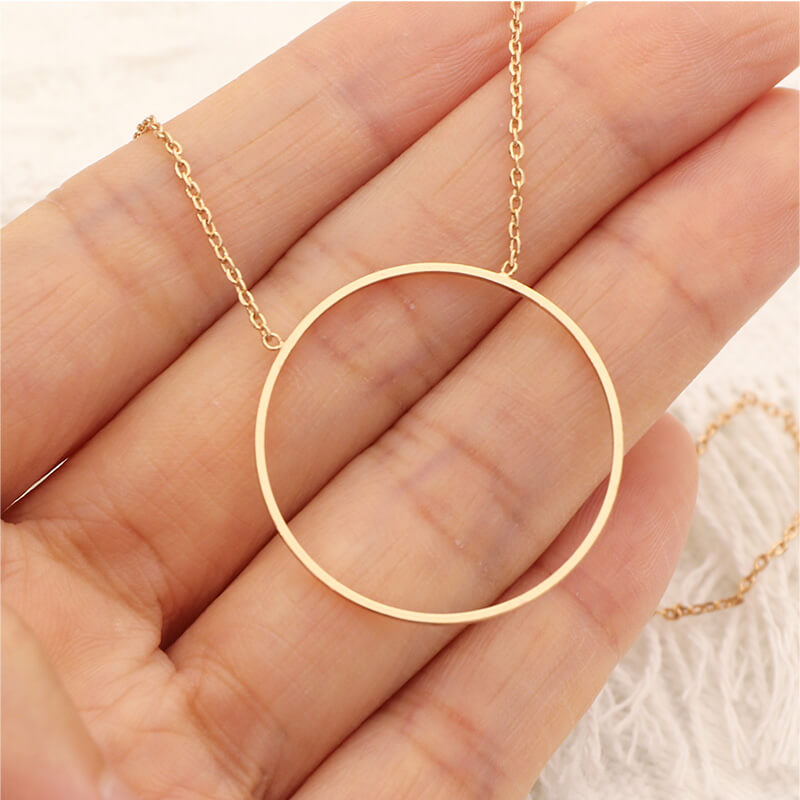 Elegant Simple Gold Circle Necklace for Timeless Minimalist Style