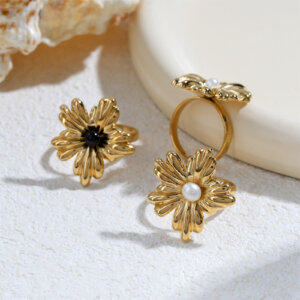 Vintage Style Gold Plated Flower Ring with Pearl and Onyx Accents