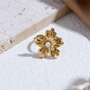 Vintage Style Gold Plated Flower Ring with Pearl and Onyx Accents