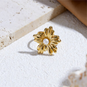 Vintage Style Gold Plated Flower Ring with Pearl and Onyx Accents