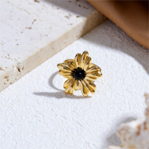 Vintage Style Gold Plated Flower Ring with Pearl and Onyx Accents