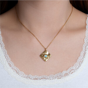 18K Gold Plated Stainless Steel Hammered Pendant Necklace with Natural Shells
