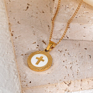Elegant 18K Gold Plated Stainless Steel Shell Pendant Necklace