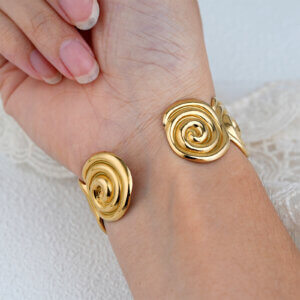 Ocean Inspired 18K Gold Plated Stainless Steel Seashell Cuff Bracelet