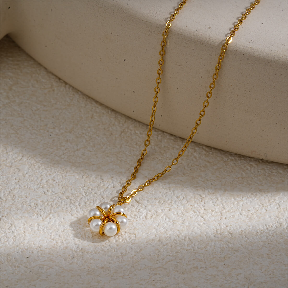 18K Gold Plated Stainless Steel Wire Wrapped Flower Pendant Necklace