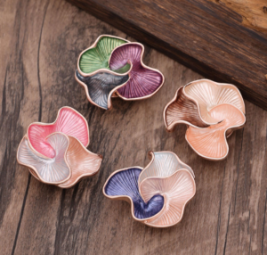 Why Magnetic Brooch Is Becoming Popular In Modern Fashion Accessories