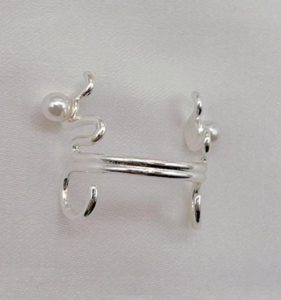 Nose Bridge Cuff: El Auge de la Joyería Facial Sin Perforación