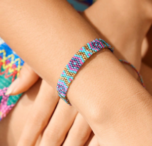 Introducción al bead weaving: guía para principiantes con mostacillas