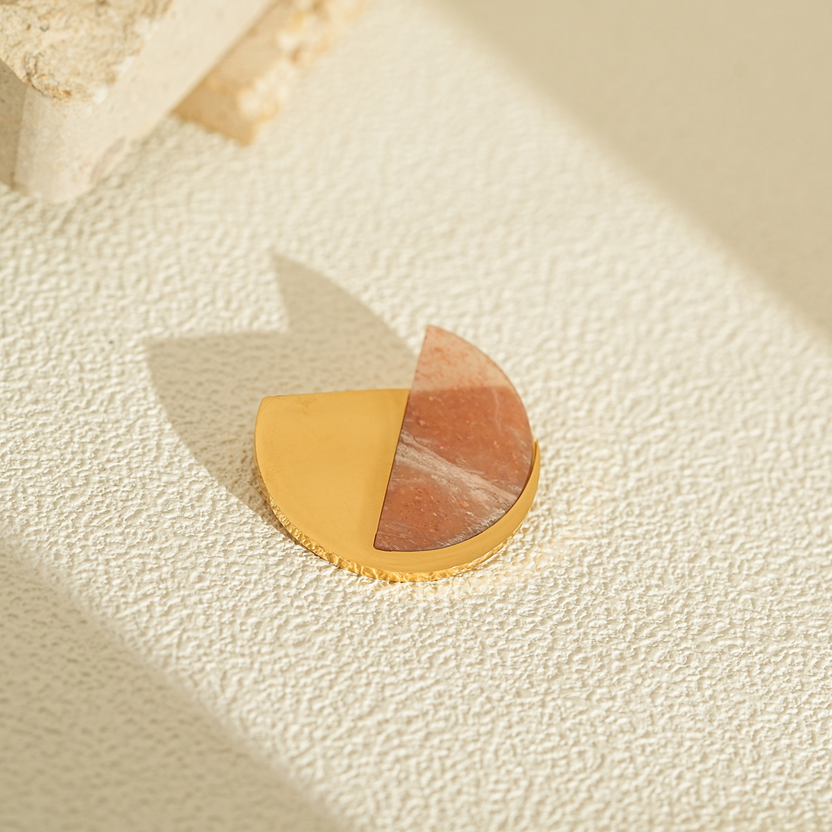 Justop Fashion Jewelry | Contemporary Geometric and Organic Shape Gold Brooch Collection Contemporary Geometric and Organic Shape Gold Brooch Collection