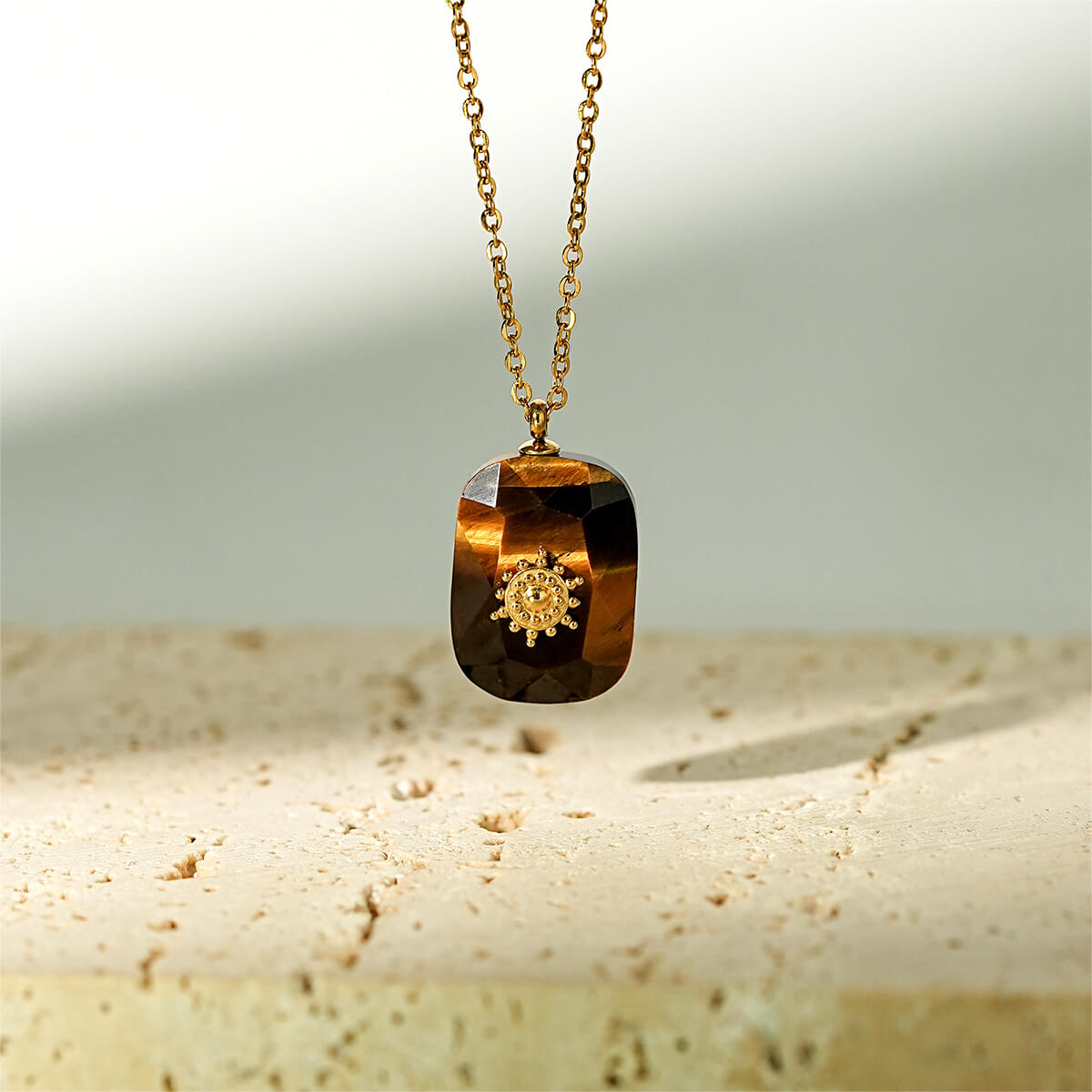 Vintage Tiger Eye Pendant Necklace Collection in 18K Gold