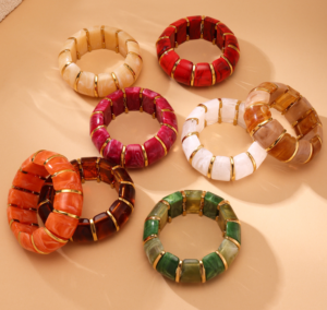  Resin Stretch Bracelet: Where Vintage Inspiration Meets Modern Ease