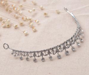 Justop Fashion Jewelry | تاج الرأس: من إرث الملوك إلى بيان موضة يومي