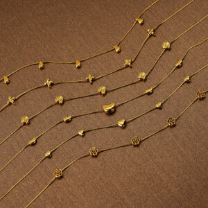 Elegant 18k Gold Plated Snake Chain Charm Necklace with Symmetrical Beauty