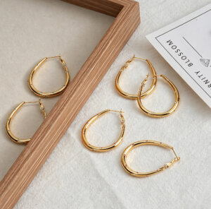 Elegant 18K Gold Hoop Earrings with Rhinestone Accents