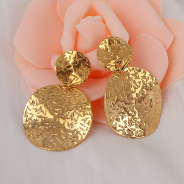 Double disc stud earring