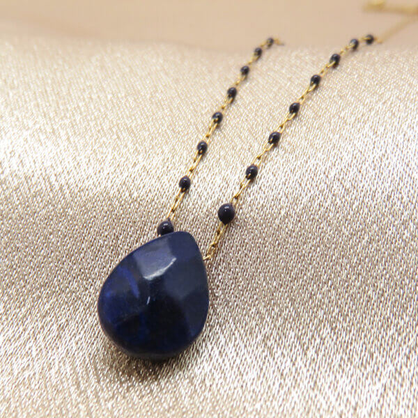 Elegant Collarbone Necklace with Geometric Lapis Lazuli Pendant