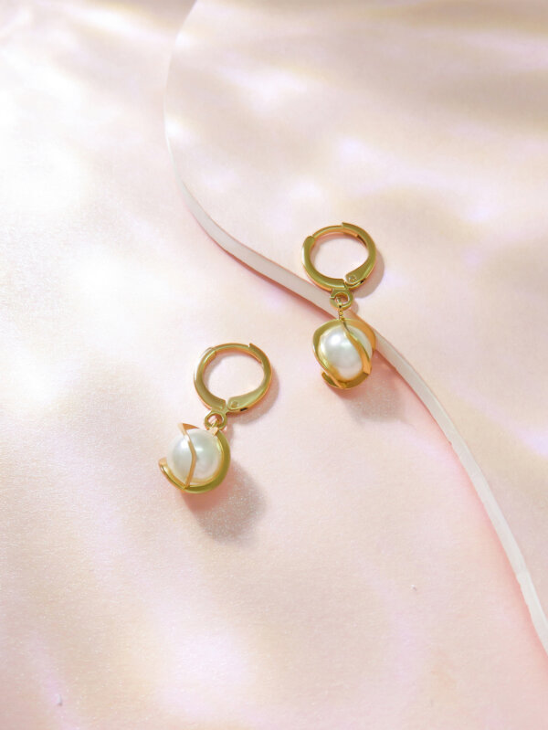 Minimalist Gold Hoop Pearl Drop Earrings Lightweight