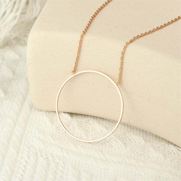 Elegant Simple Gold Circle Necklace for Timeless Minimalist Style