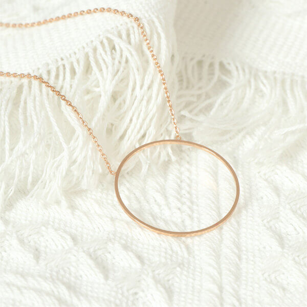 Elegant Simple Gold Circle Necklace for Timeless Minimalist Style