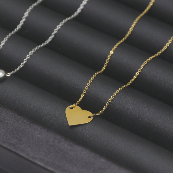 Versatile Stainless Steel Heart Pendant Necklace in Gold And Silver