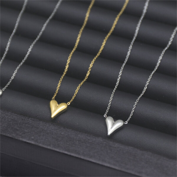 Versatile Stainless Steel Heart Pendant Necklace in Gold And Silver