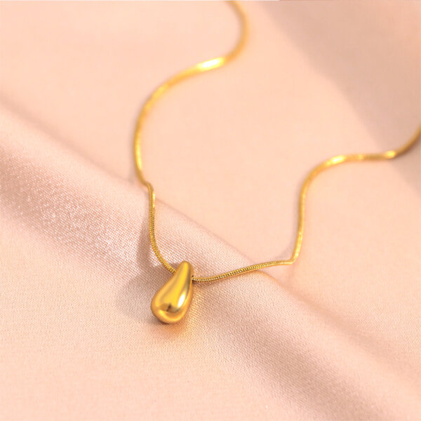 Minimalist Stainless Steel Teardrop Pendant Necklace in Gold And Steel Tones