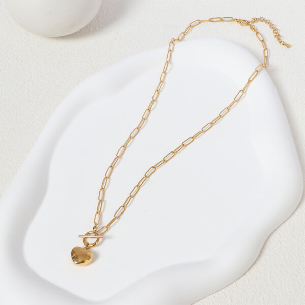 Minimalist 18K Gold Plated Stainless Steel Heart Pendant Necklace