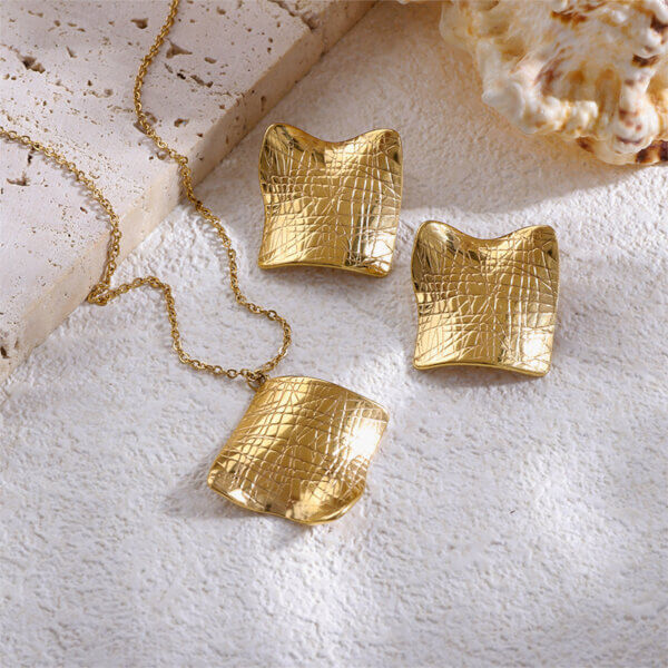 Hammered Gold Plated Jewelry Set in Irregular Square Design