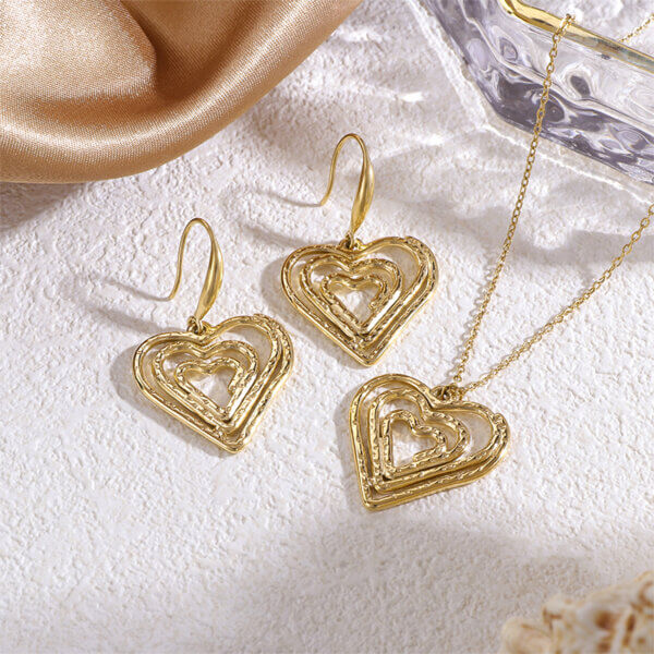 Hammered Spiral Heart Jewelry Set in 18K Gold Plated Steel
