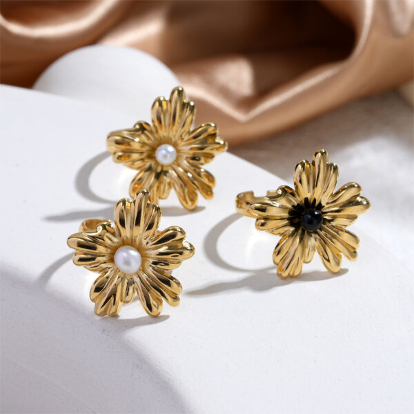 Vintage Style Gold Plated Flower Ring with Pearl and Onyx Accents