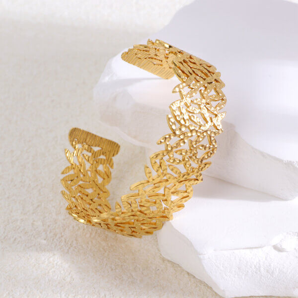 Elegant 18K Gold Plated Leaf Design Open Cuff Bracelet