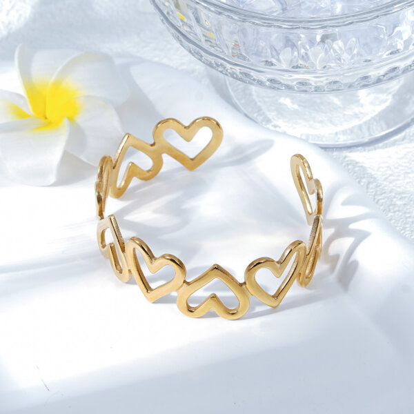 Elegant 18k Gold Plated Stainless Steel Openwork Heart Cuff Bracelet