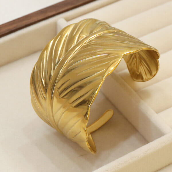 Nature Inspired Gold Leaf Bangle with Realistic Vein Texture