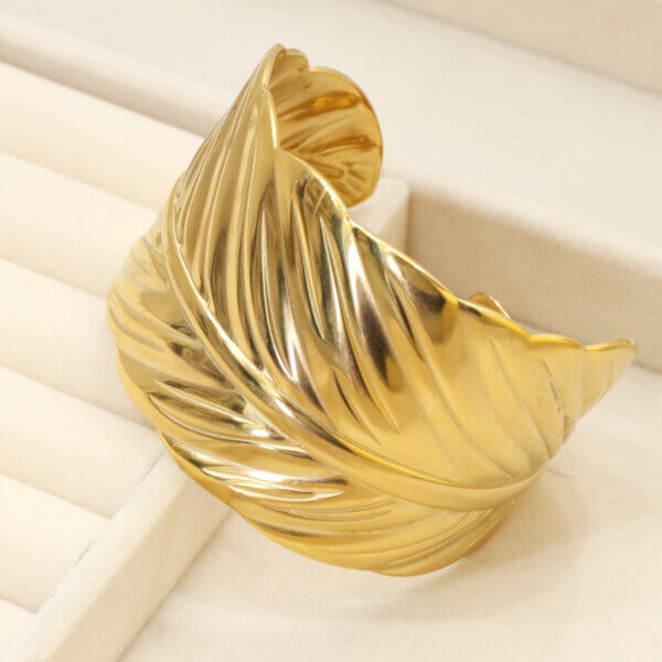 Nature Inspired Gold Leaf Bangle with Realistic Vein Texture